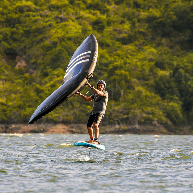 Ontdek de Magie van Wingfoil: De Nieuwe Trend in Watersport WingSurf